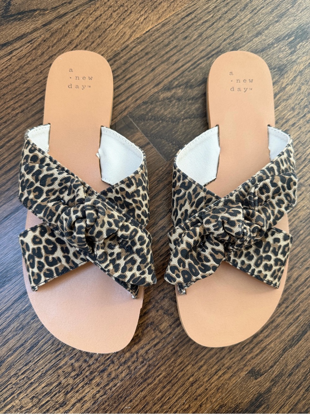 A New Day Leopard Print Bow Slide Sandals Women's Size 7.5 M LIKE NEW